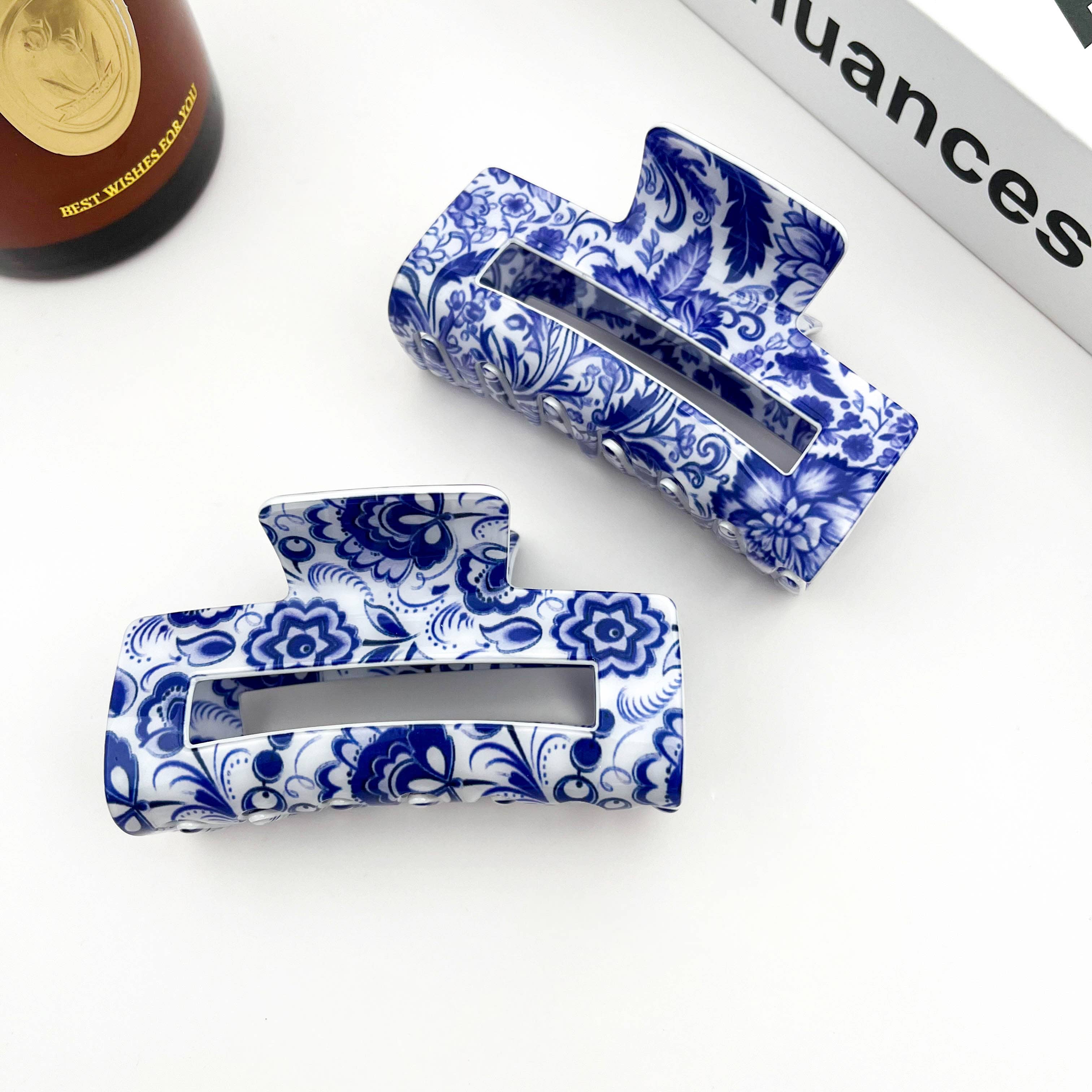 Avery Hair Claw Clip