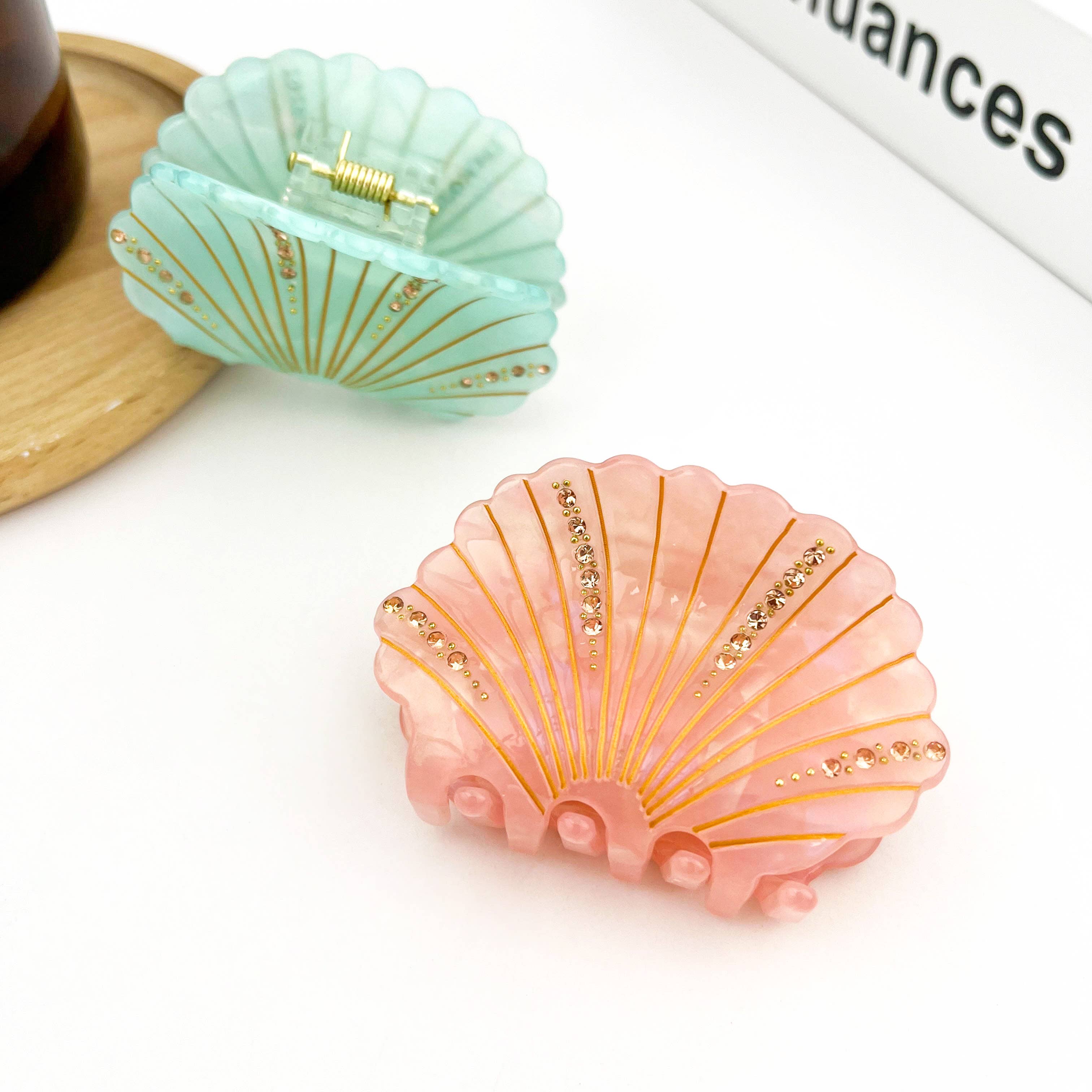 Crystal Shell Claw Clip